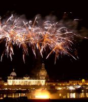 Dresden 12 Elbe fireworks c Christoph Münch